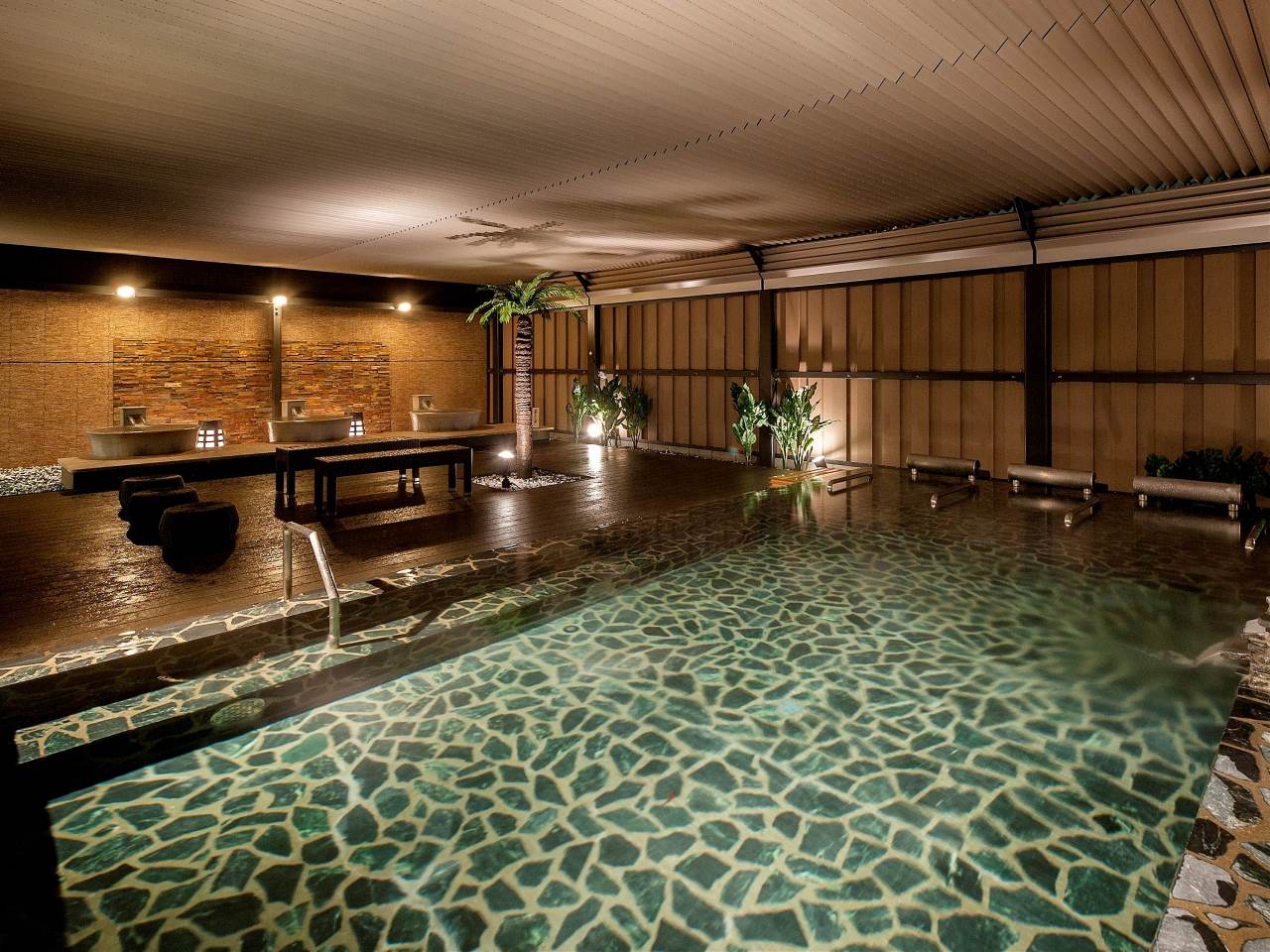 [West Wing (1F)] Indoor hot tub