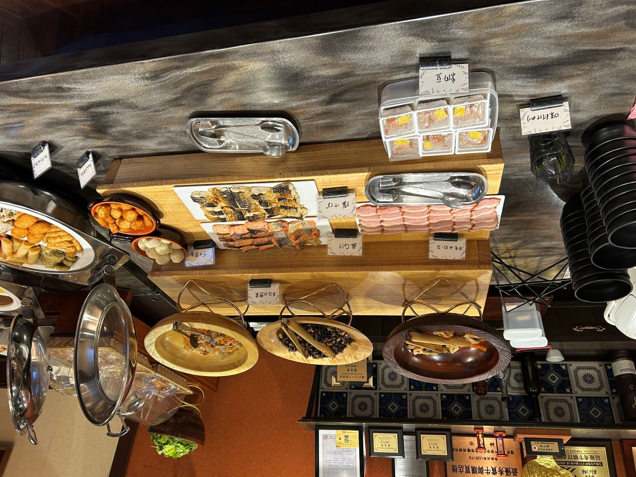 Breakfast buffet [Menu example]