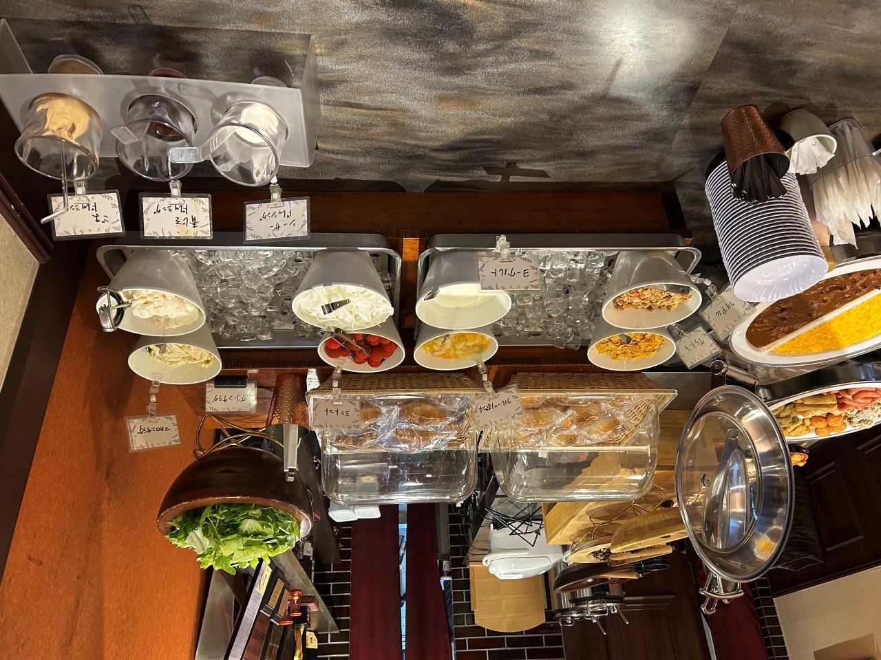 Breakfast buffet [Menu example]