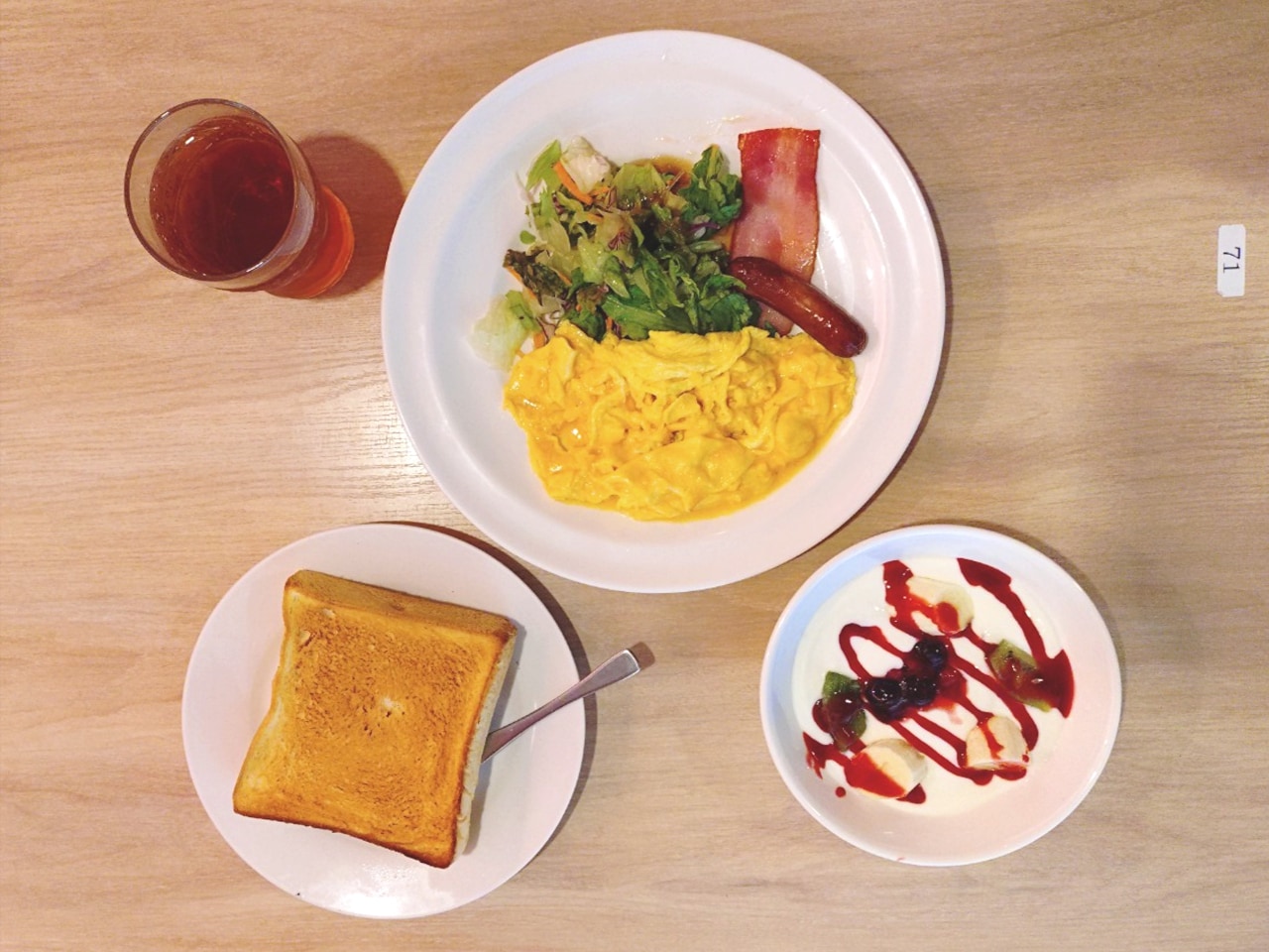 Scrambled eggs and bacon sausage set