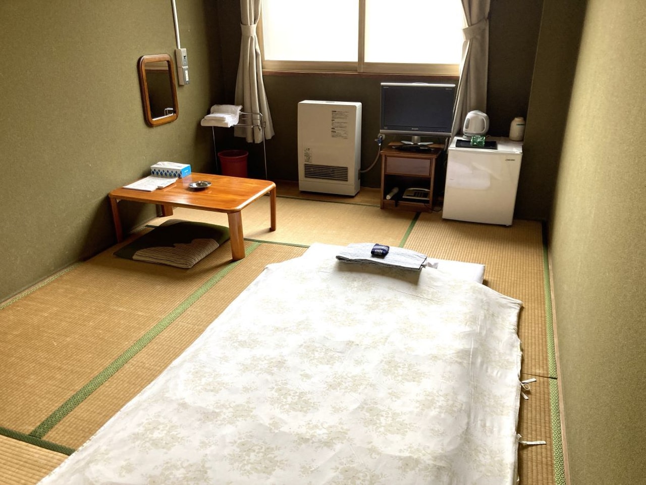 Japanese-style room