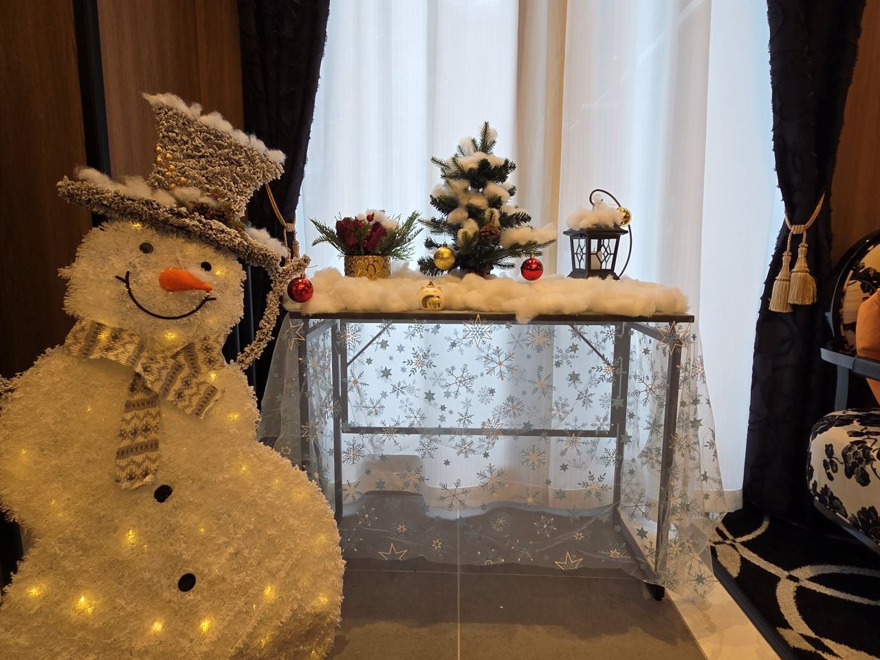 Seasonal decorations