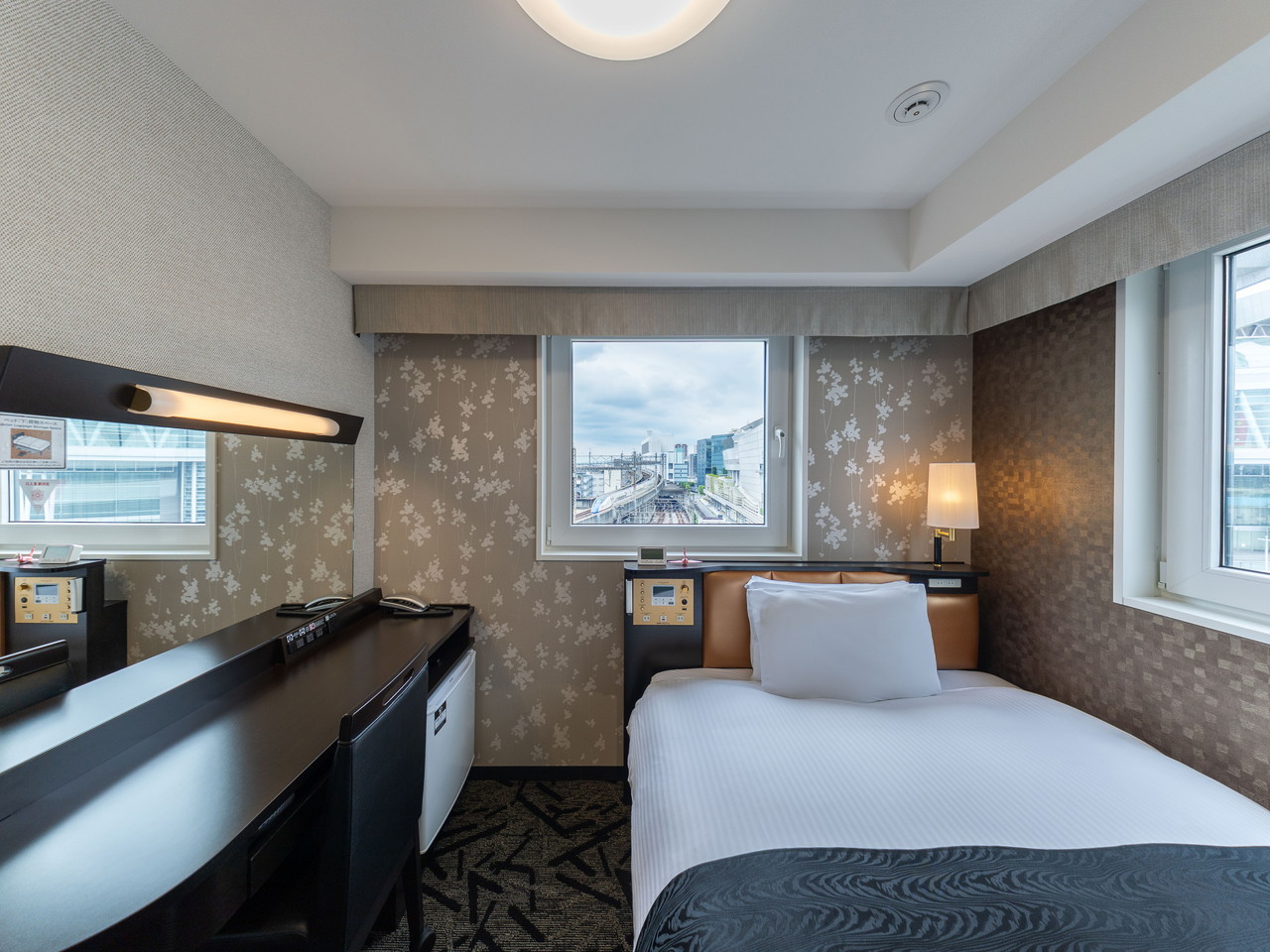 Corner View Room (1-2 people)