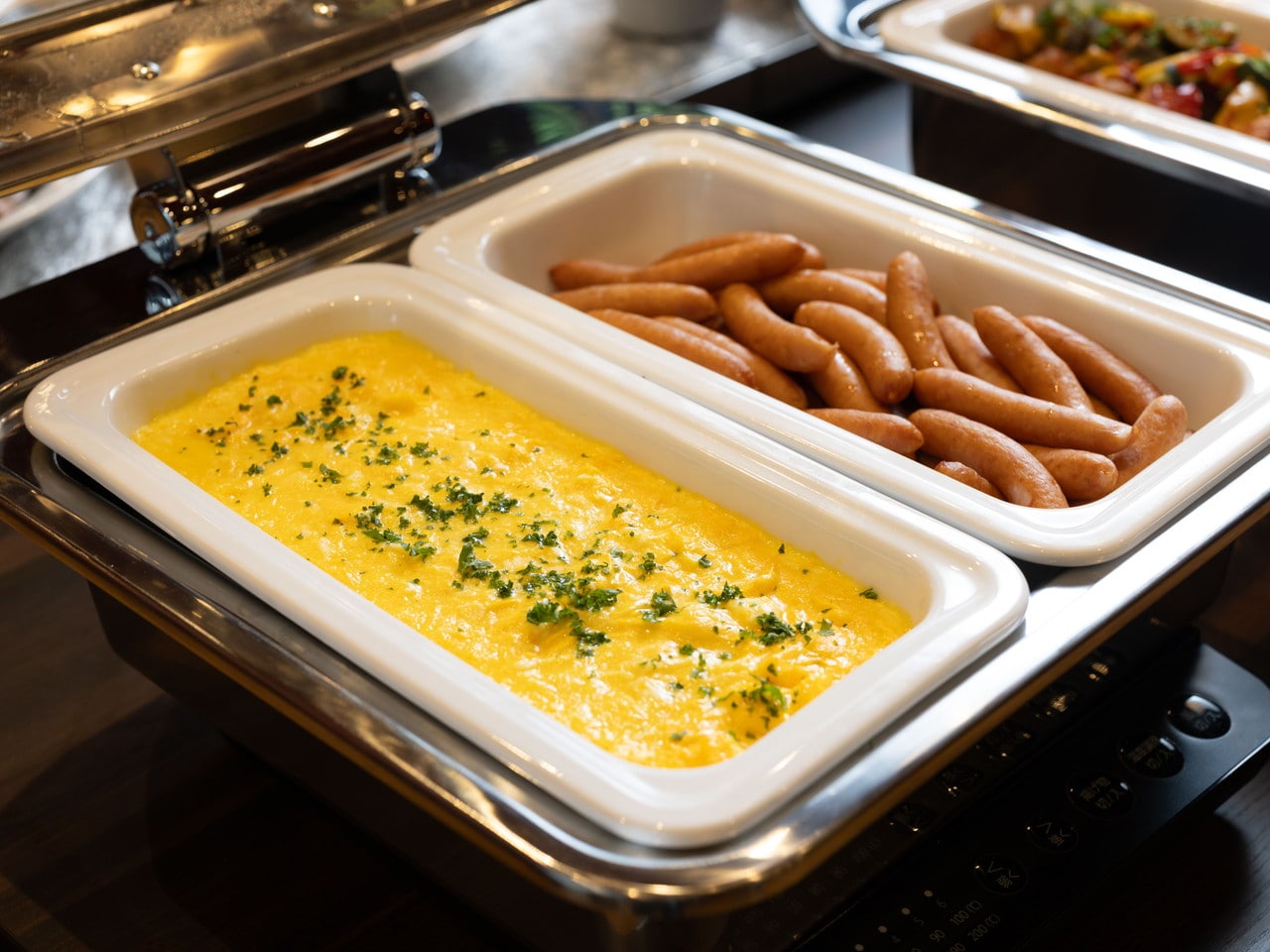 【image】Start your day with excitement. A special buffet beginning with vibrant cold dishes.