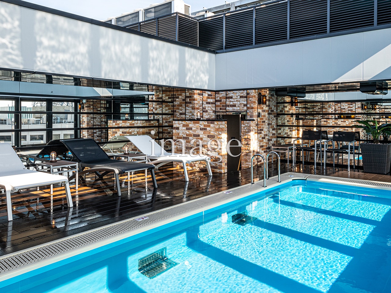 Pool (Image)