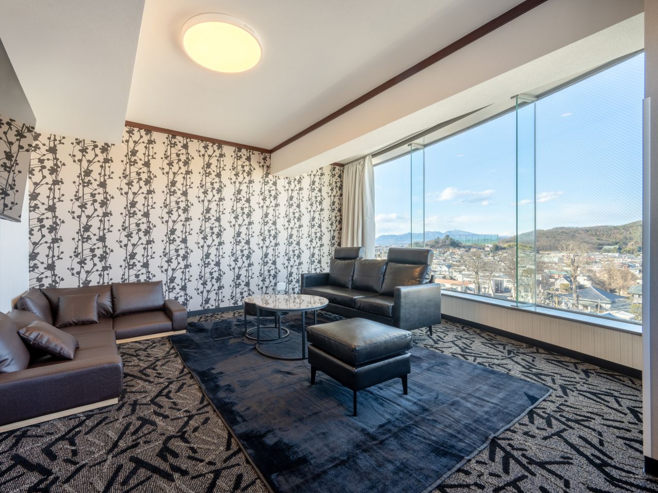 Premiere Twin Room living
