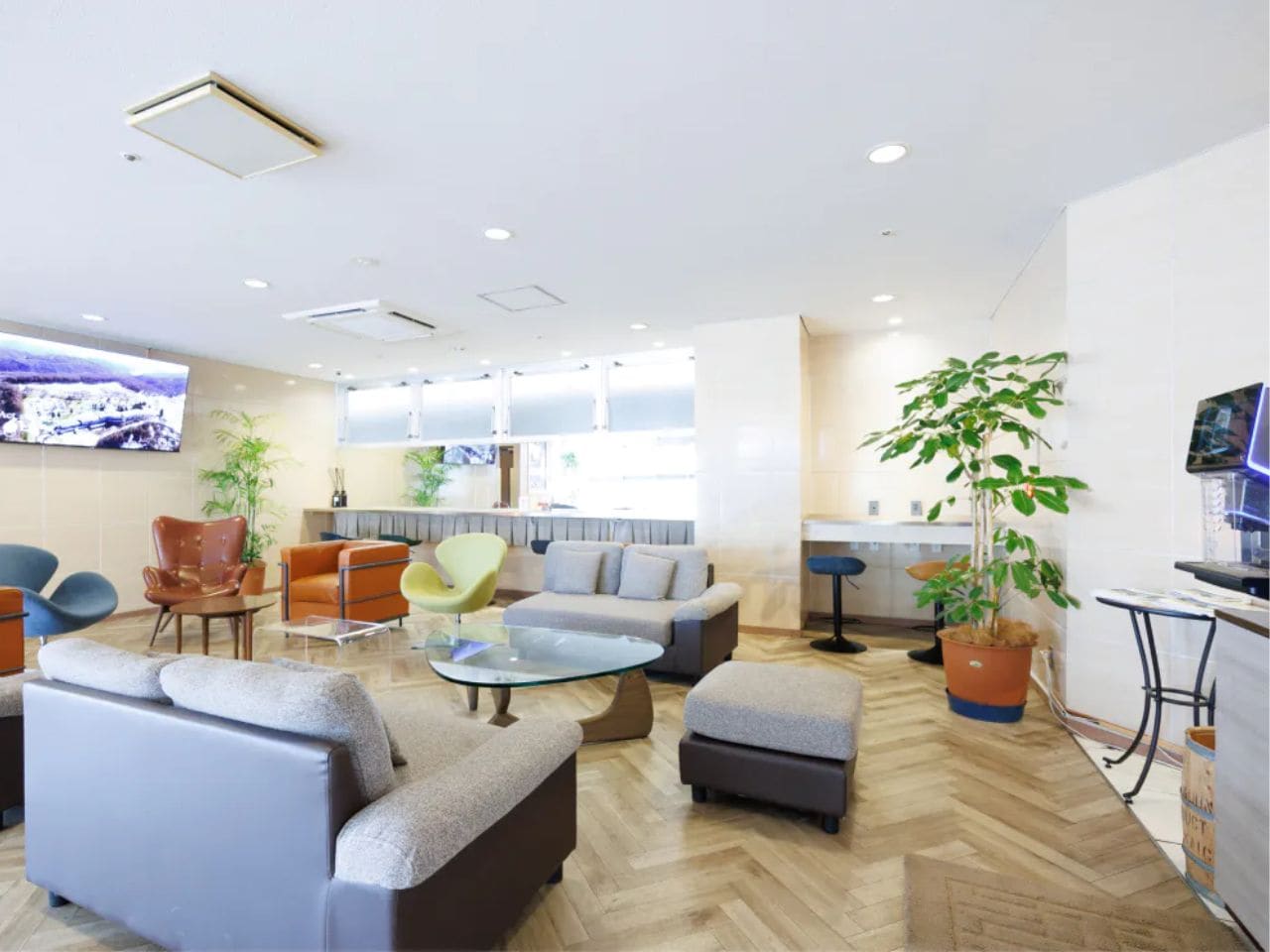 An environment equipped with desks and Wi-Fi that helps you get your work done