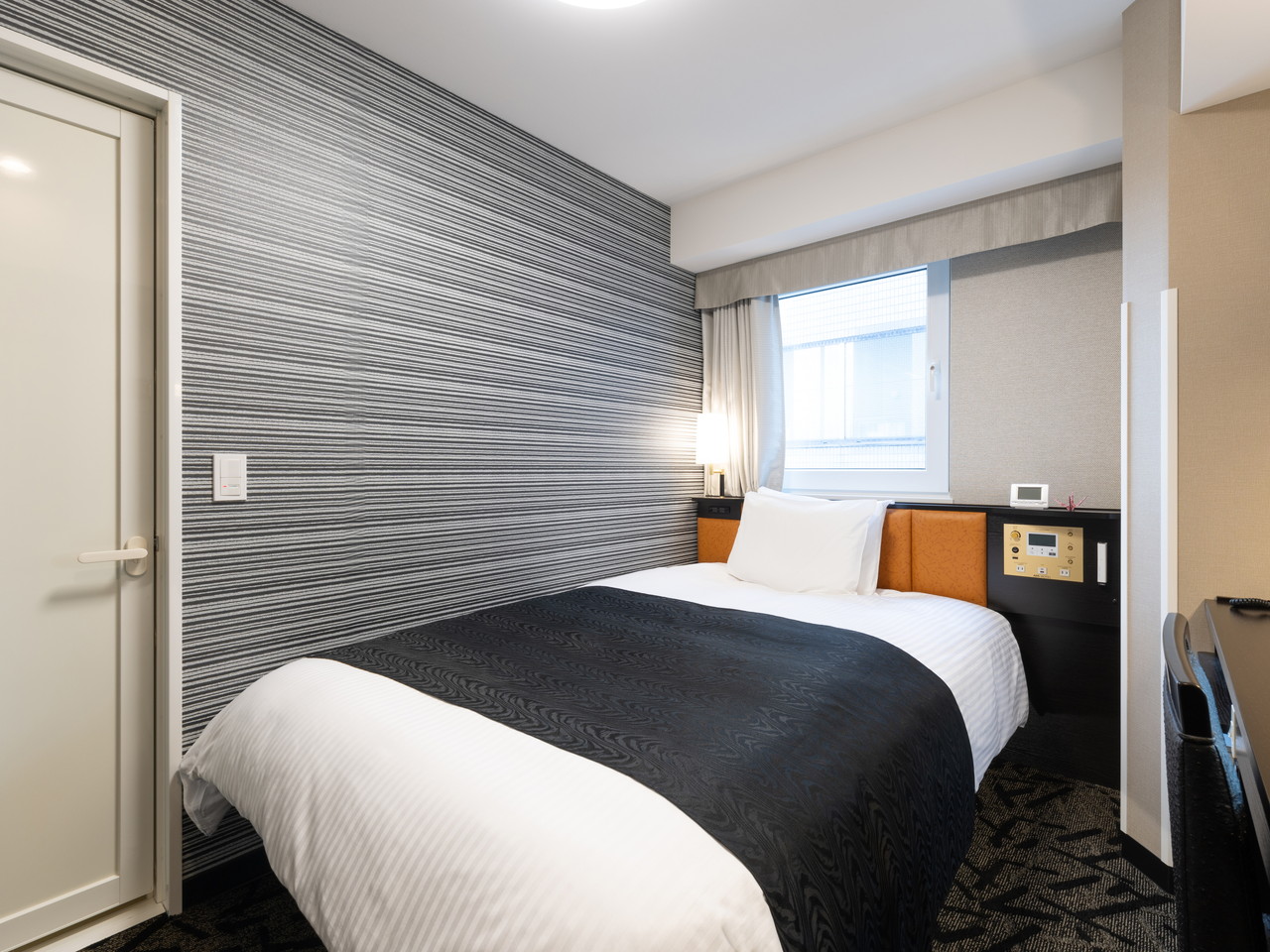 Modern Single Room - Non-Smoking