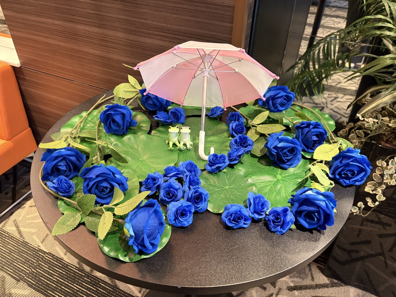 Luxury spacious hotel lobby warmly welcomes you (2 elevators equipped).