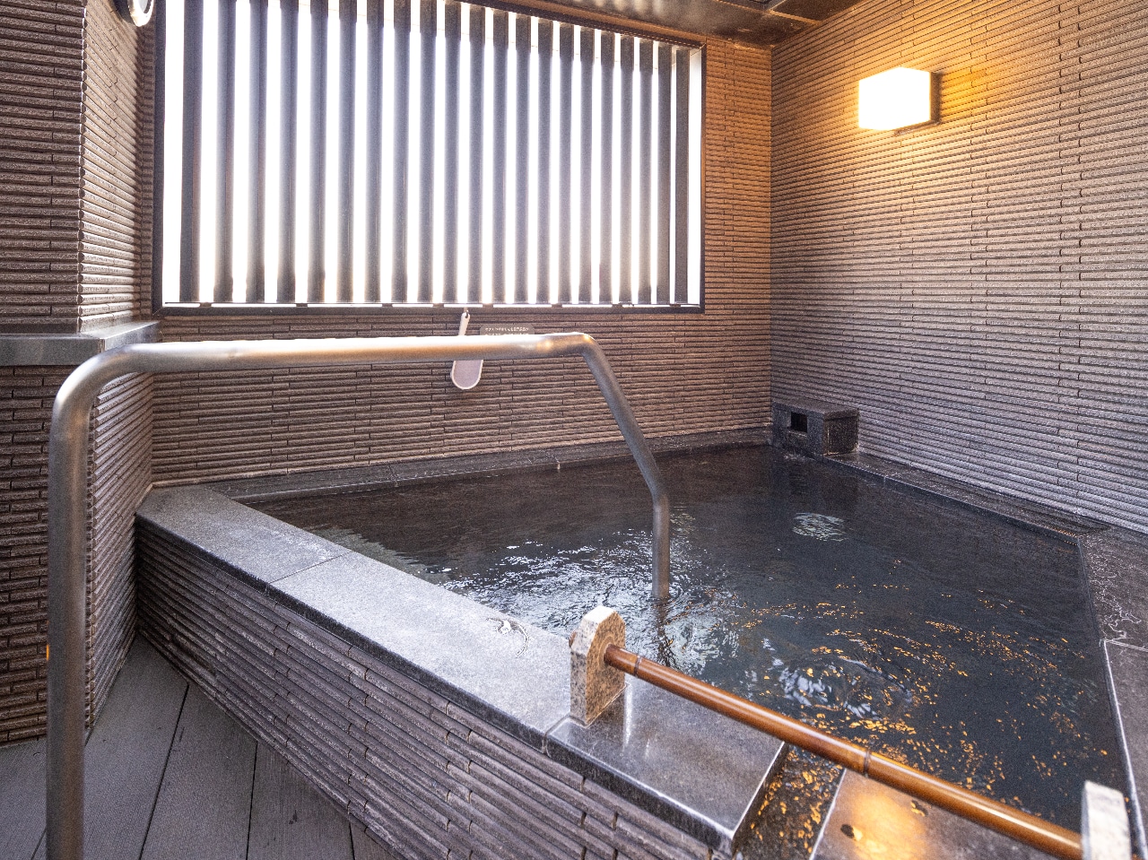  [Women] Open-Air Bath