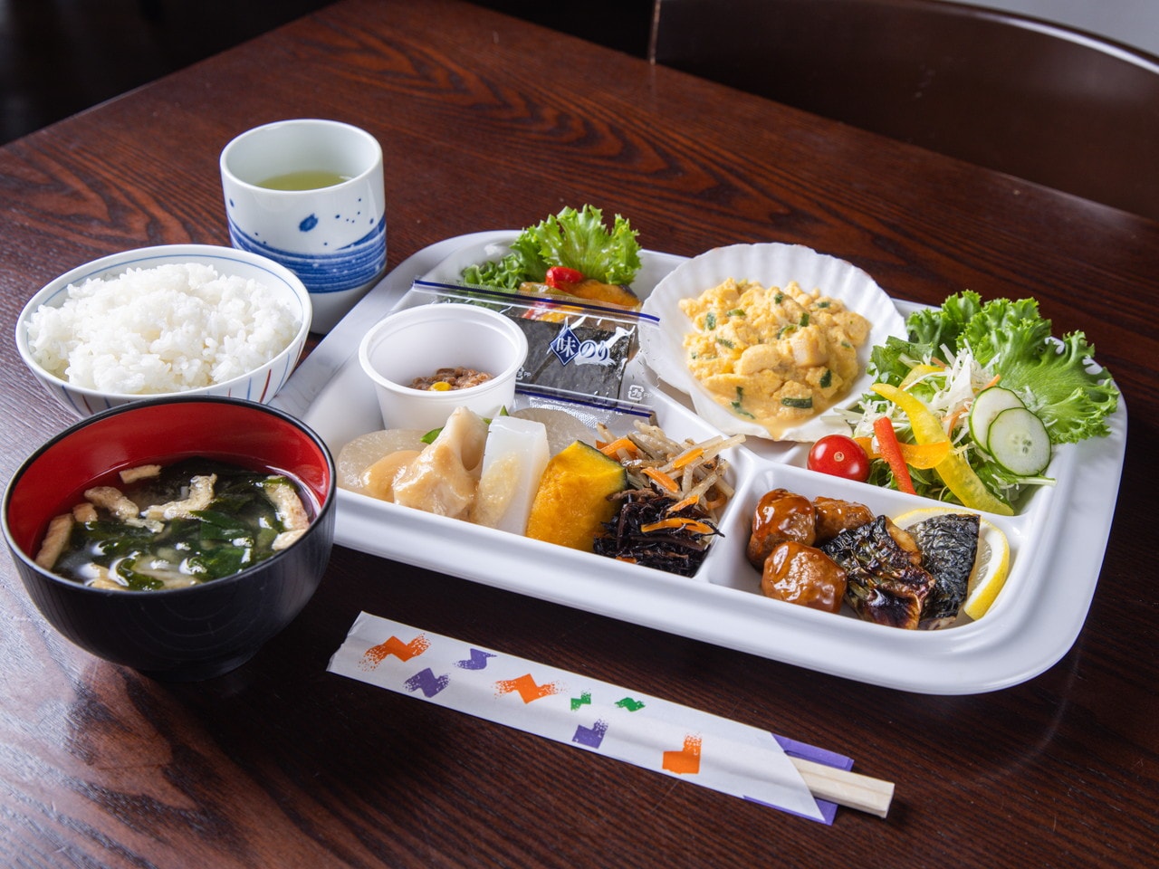 An example of a breakfast buffet