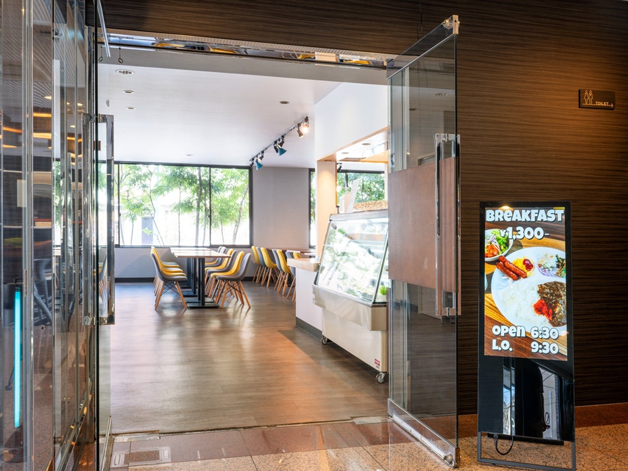 Breakfast restaurant entrance