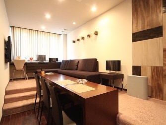 Tawny　Owl(High Class Room)