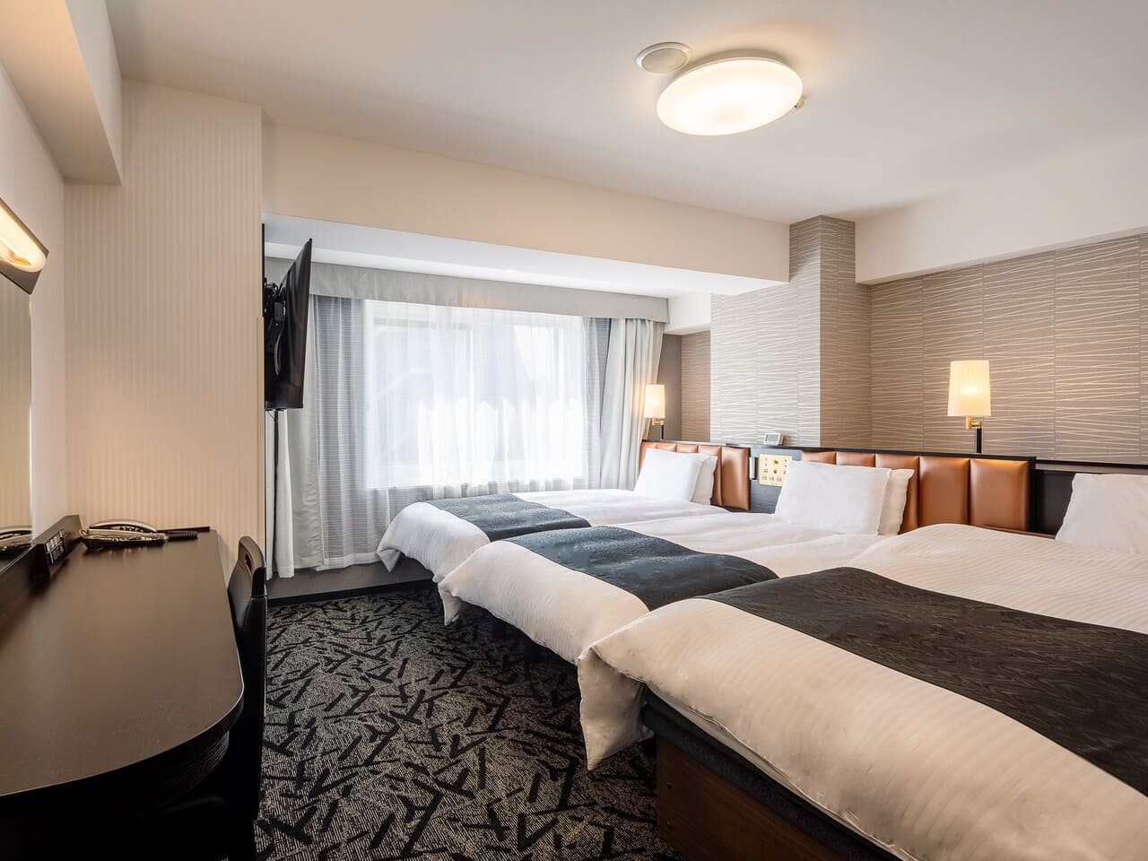 casual triple room