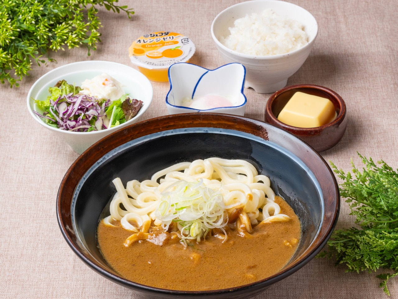 Creamy curry udon set meal with sesame sauce