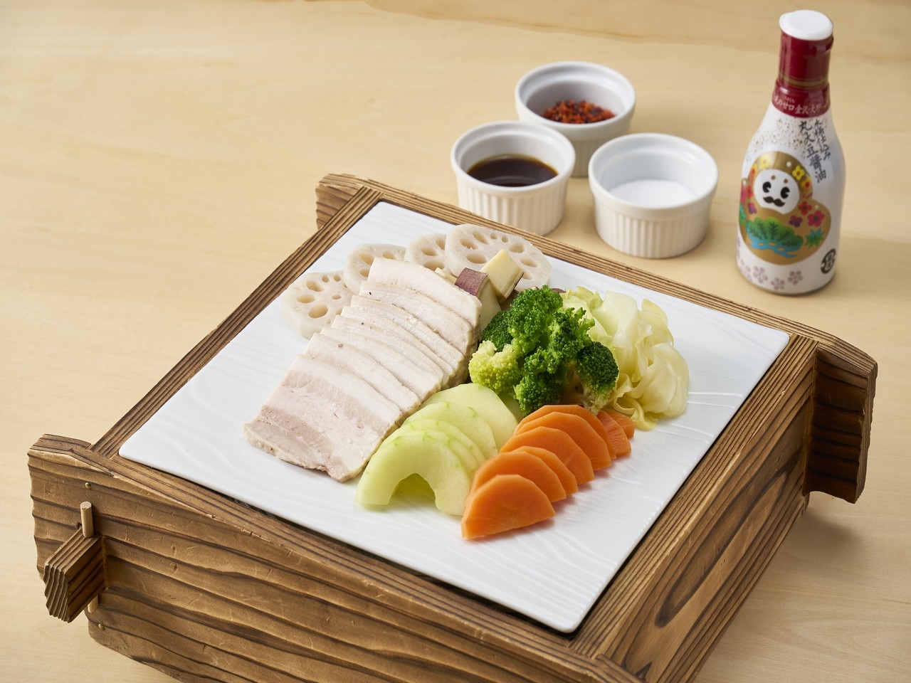 ■Colorful Steamed Pork Belly and Local Vegetables from Omi-cho Market