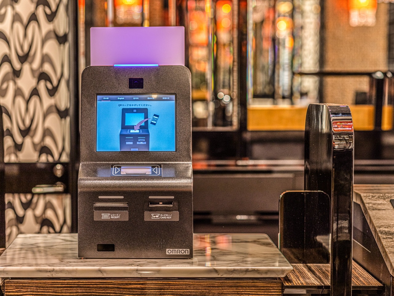 [1 second check-in machine]