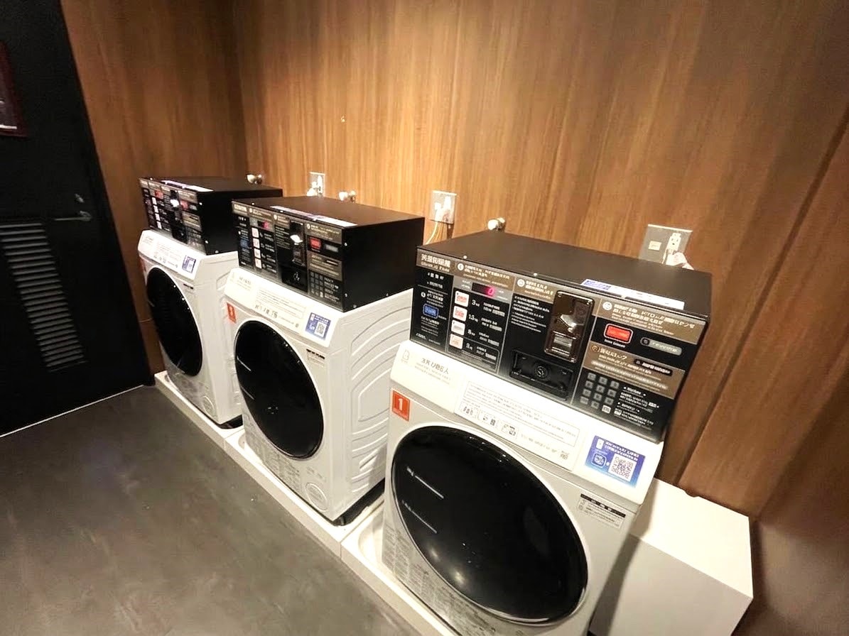 3floor coin laundry