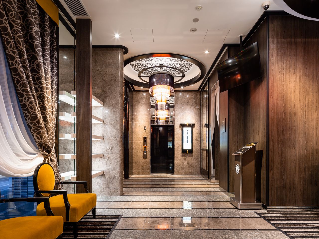 A bright and warm welcome awaits you at our hotel. Let us take care of you!
