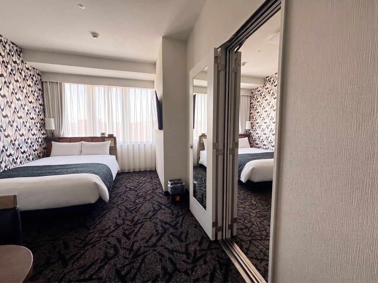 Top floor connecting rooms