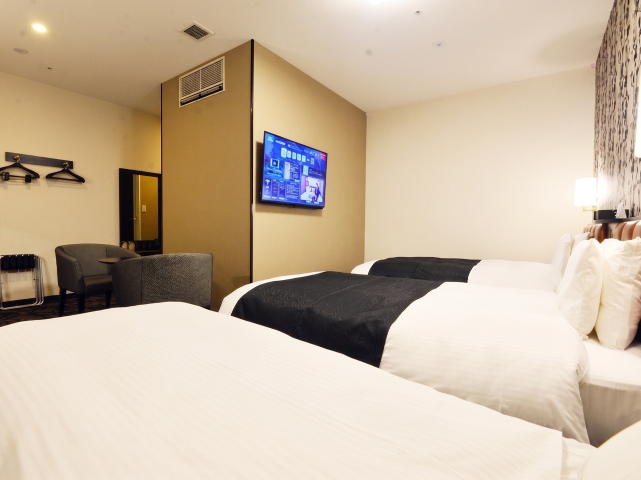 Top floor triple room