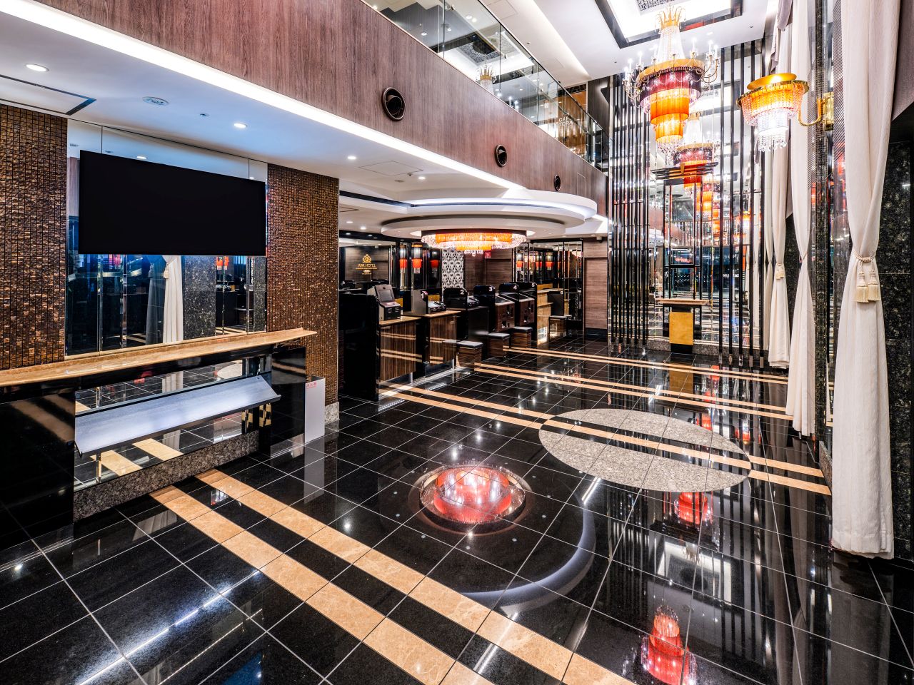 Luxury spacious hotel lobby warmly welcomes you (4 elevators equipped).