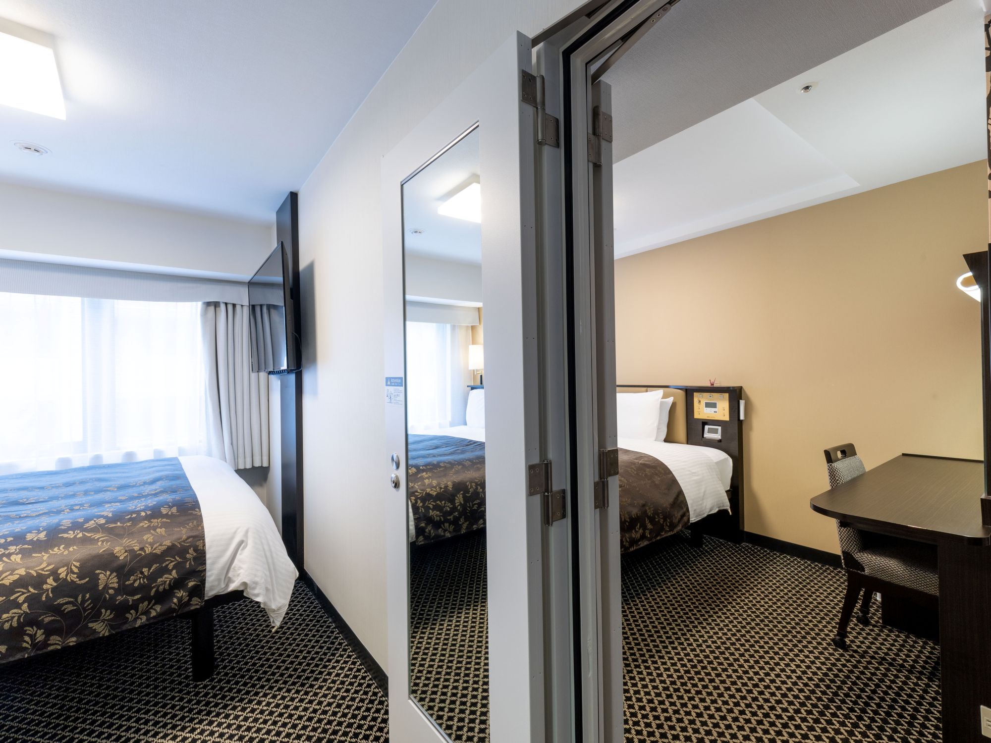 Connecting King Room（for 4 adults）