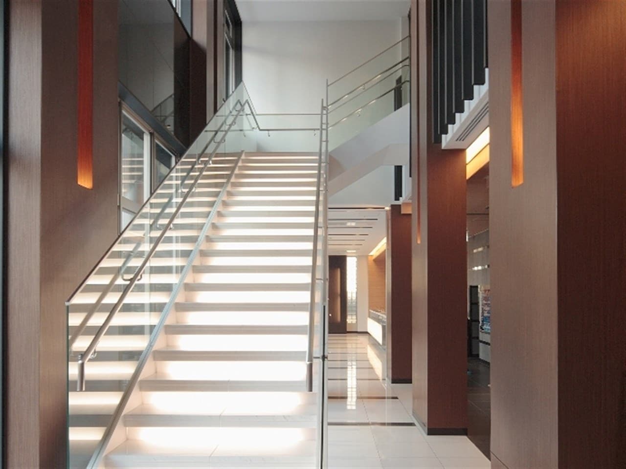 1st floor ⇔ 2nd floor internal stairs