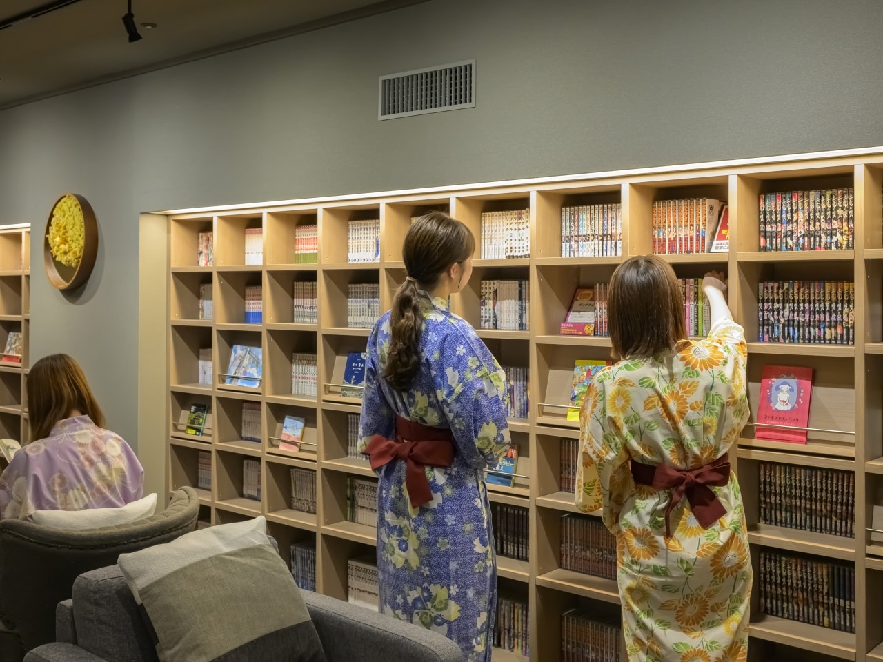 A manga library of approximately 2,000 volumes