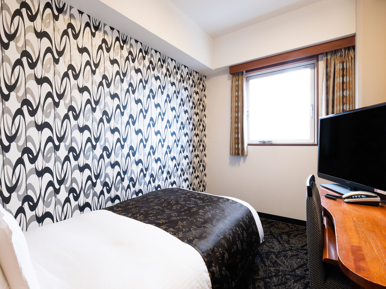 Single Room (for 1 Adult)