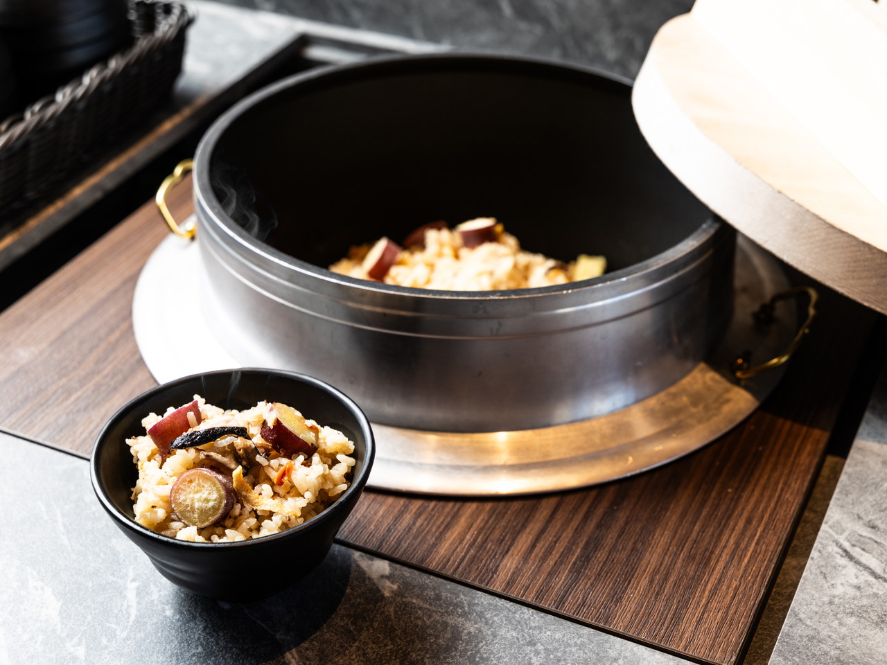 Dashi-simmered rice with seasonal local vegetables