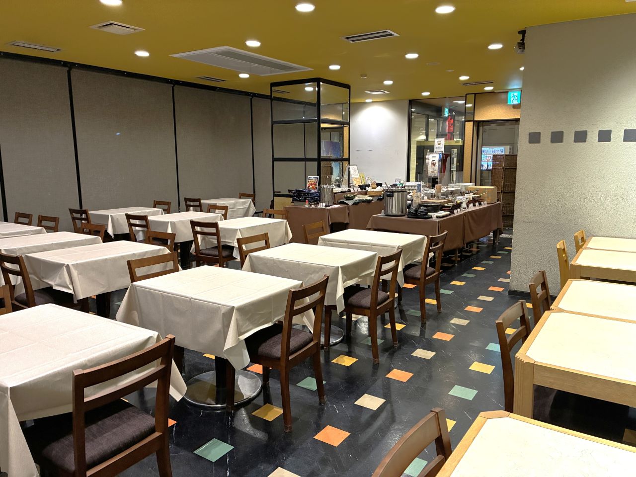  Morning Farm - Inside the store