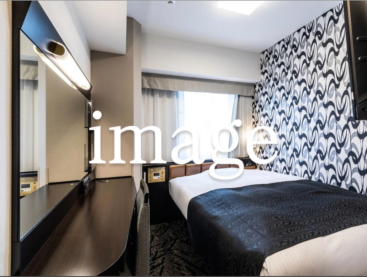 Queen Bedroom