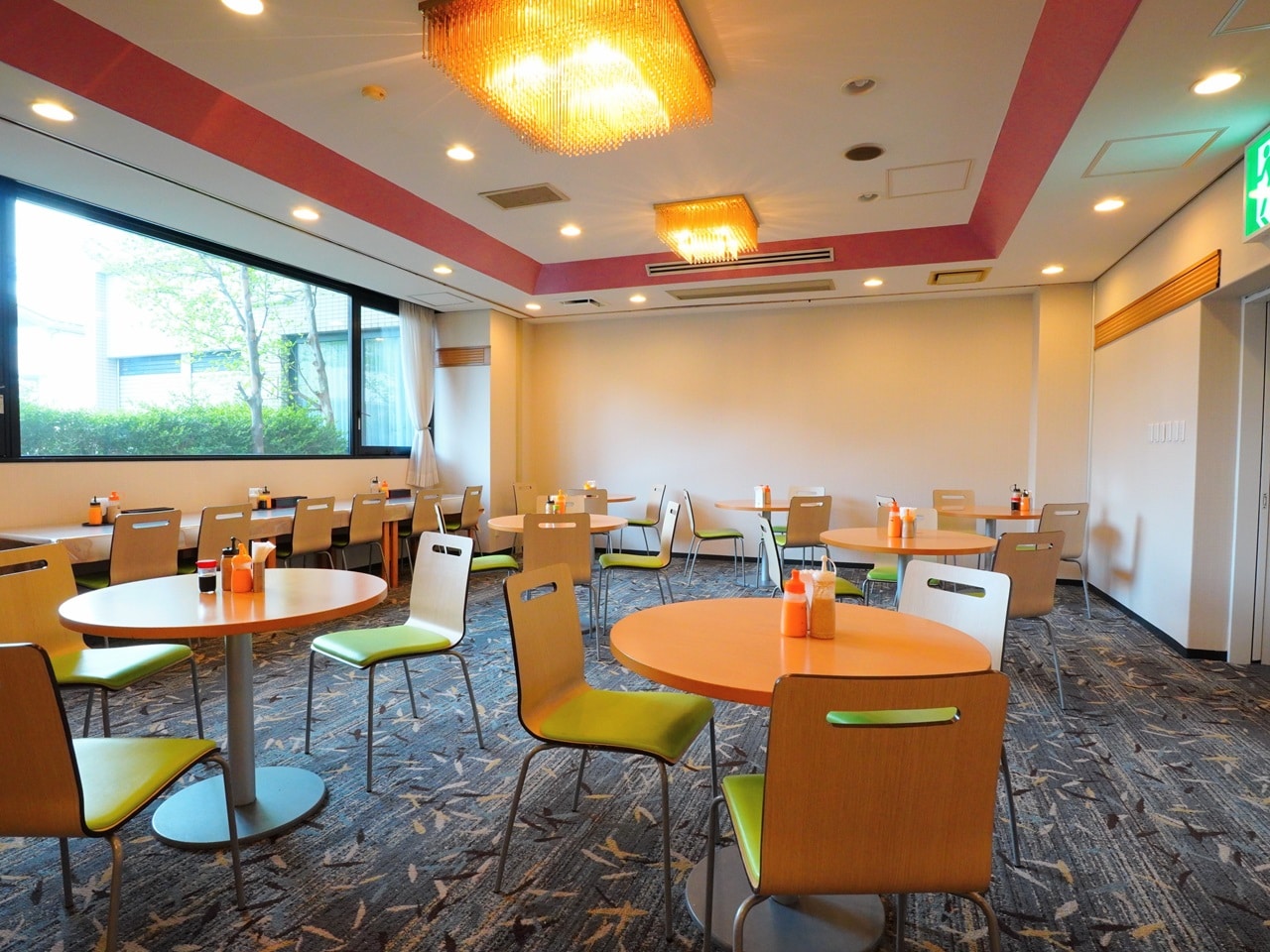 Price (tax included)