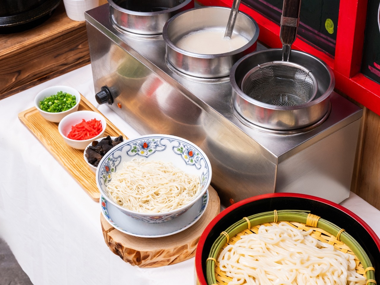 【Western and Japanese style Buffet】　