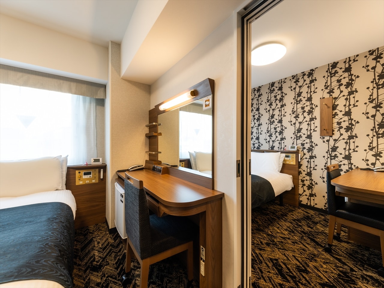 Connecting rooms available