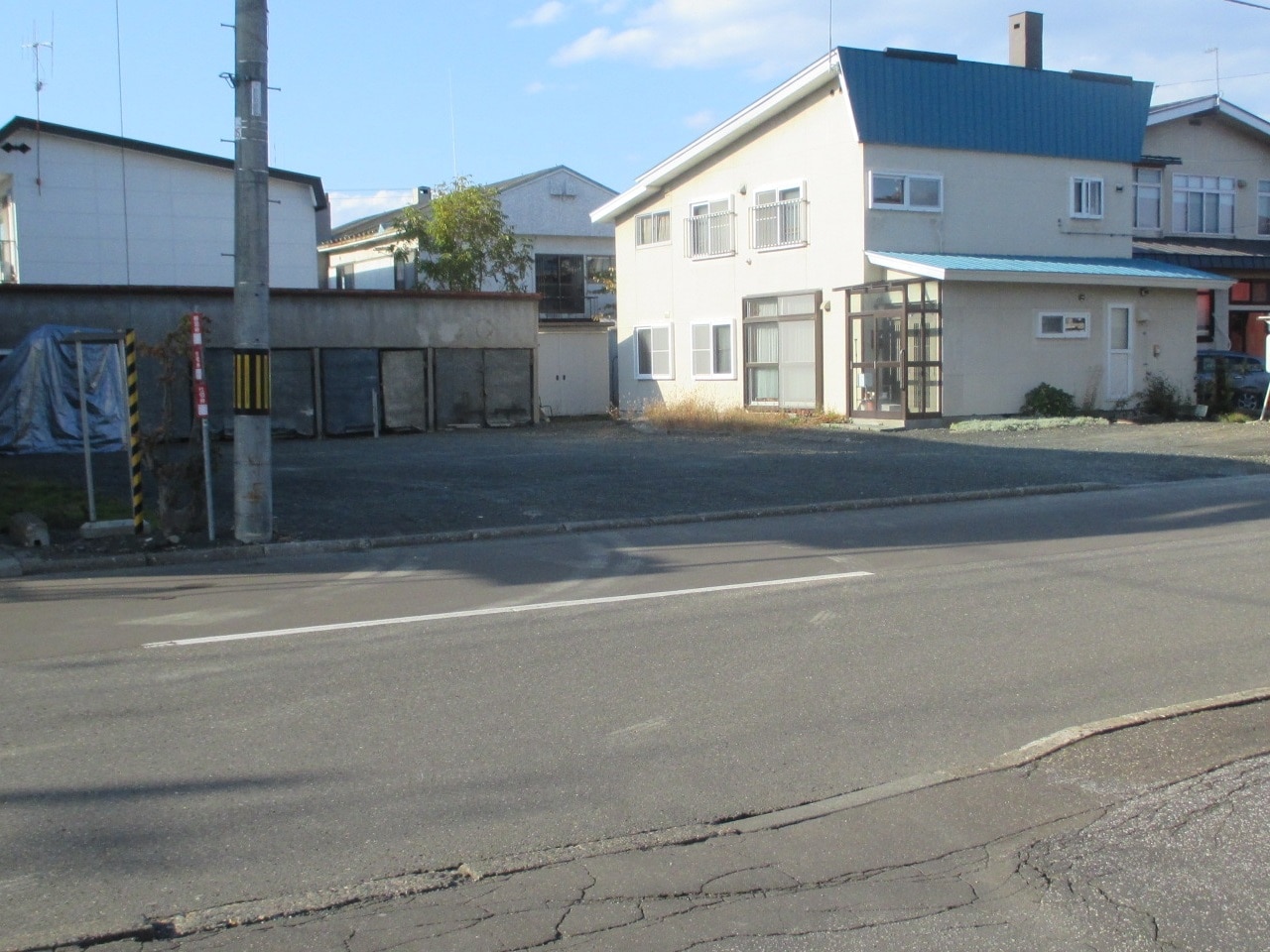 Large vehicles priority, such as trucks and buses