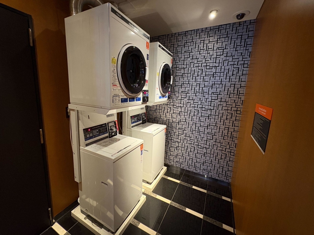 [Laundromats (1F)] Washing: 500 yen/Dryer: 100 yen per every 30 minutes