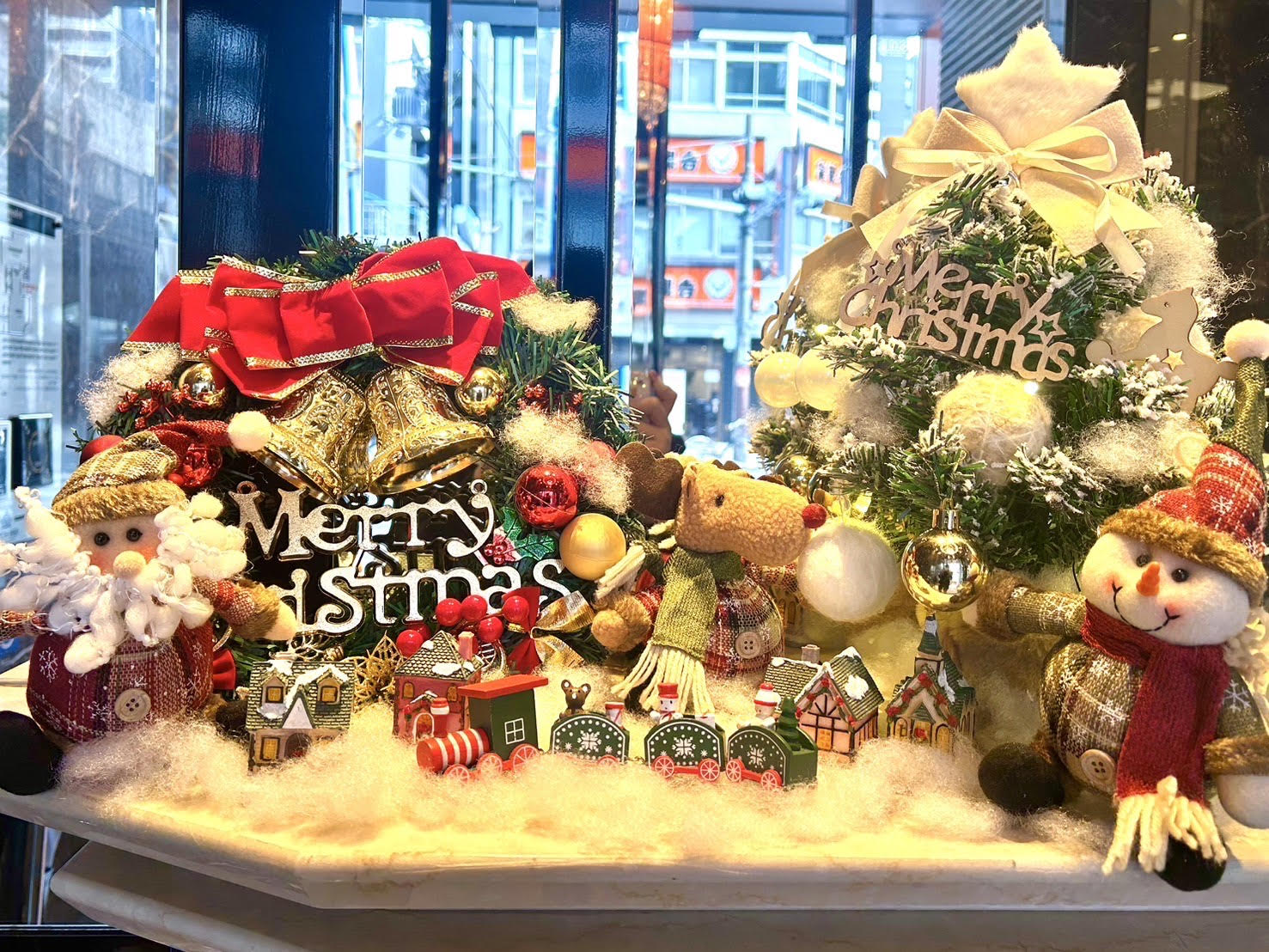 [Seasonal Decoration] We will  welcome customer with Seasonal Decoration.